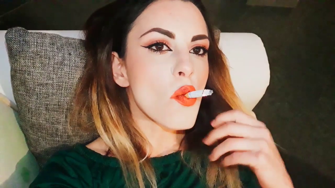 Stelladaisy Smoking on the Sofa