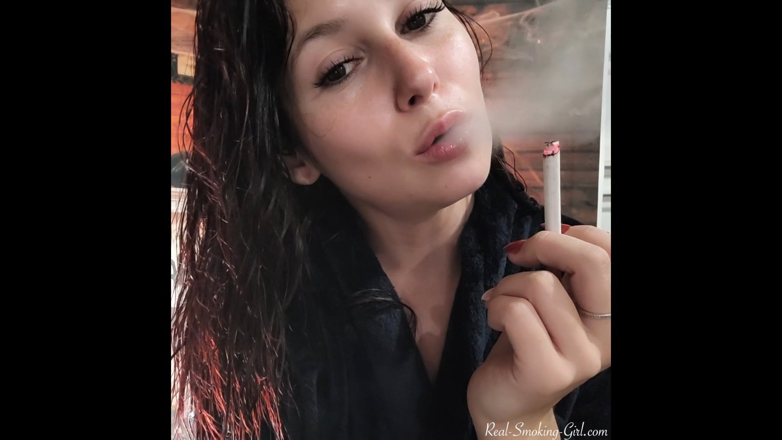 I always smell like smoke RealSmokingGirl